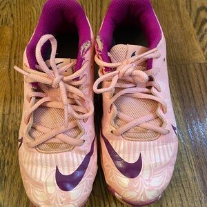 Nike Girls Peachy Pink Softball Cleats with Magenta Swoosh